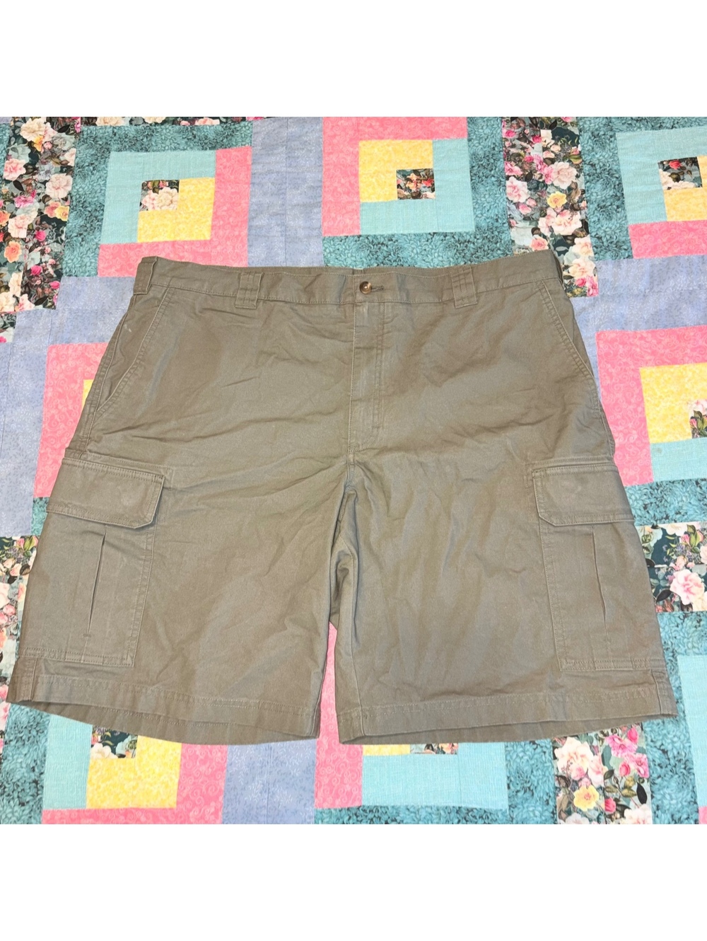 L.L.Bean Natural Fit Mens 40W Olive Cargo Shorts Work Or Casual